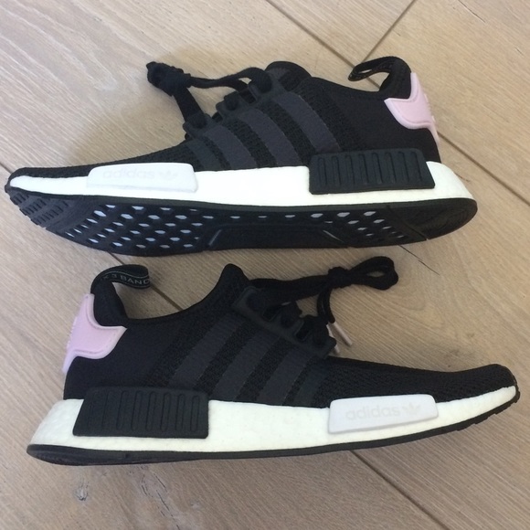 nmd r1 black clear pink